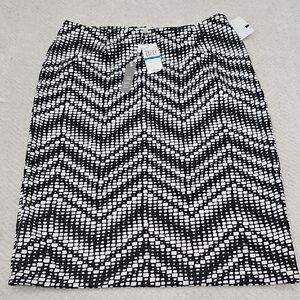 Spense Black and White Pencil Skirt Knee-length for Cocktail